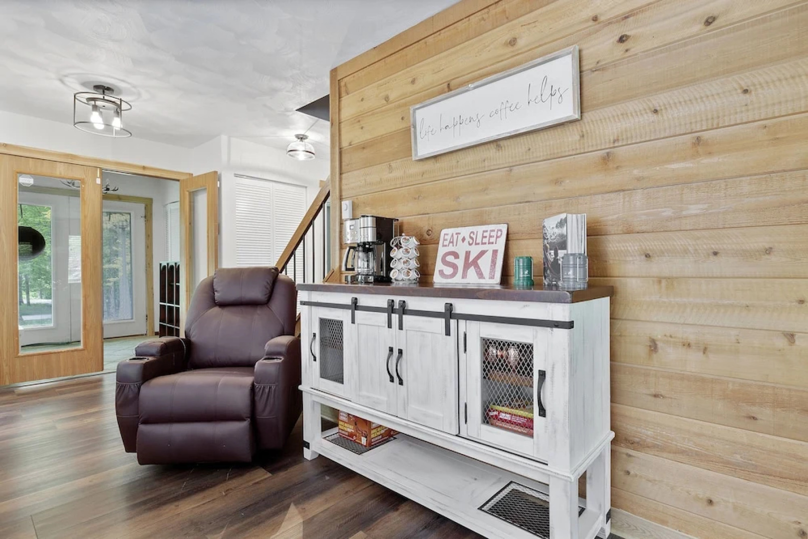 Charming Getaway 4BR 3Bath Hot Tub