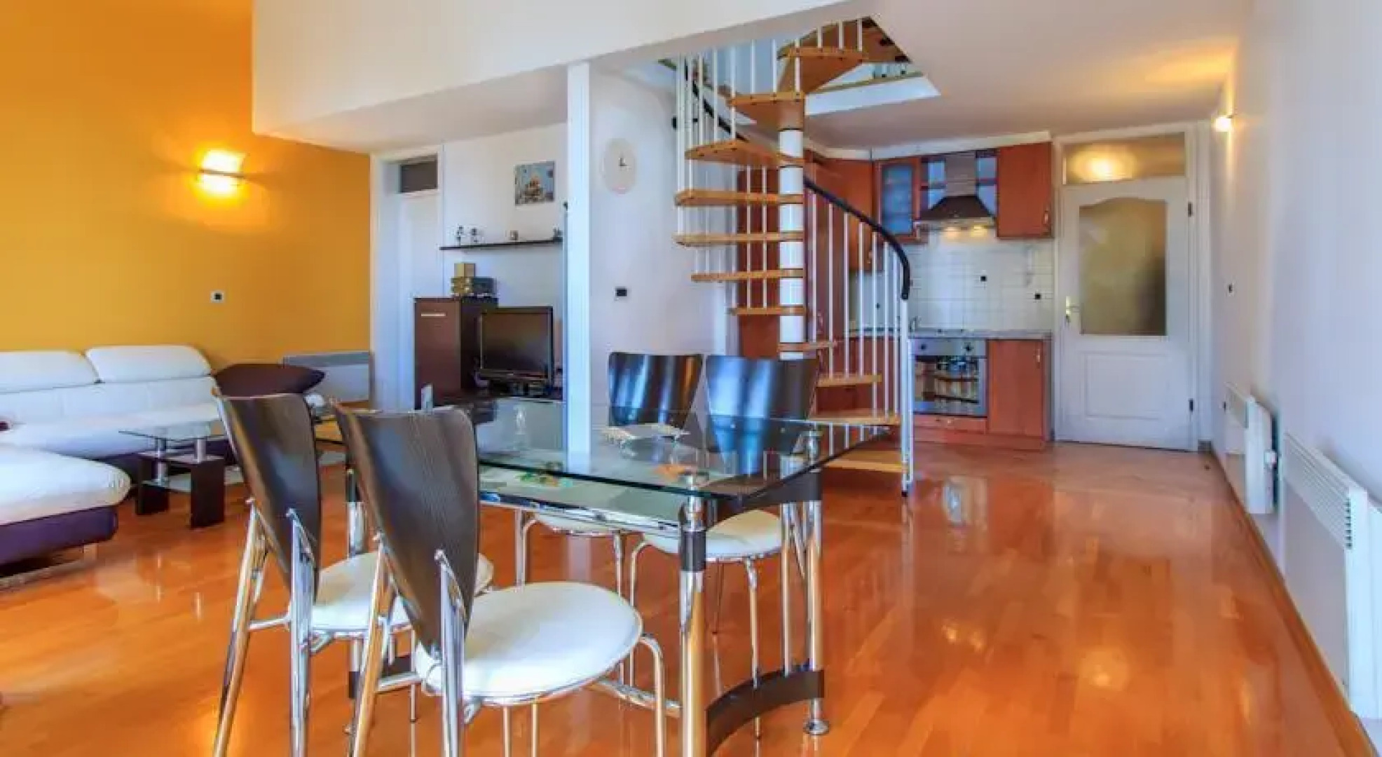 Apartment Near The Beach