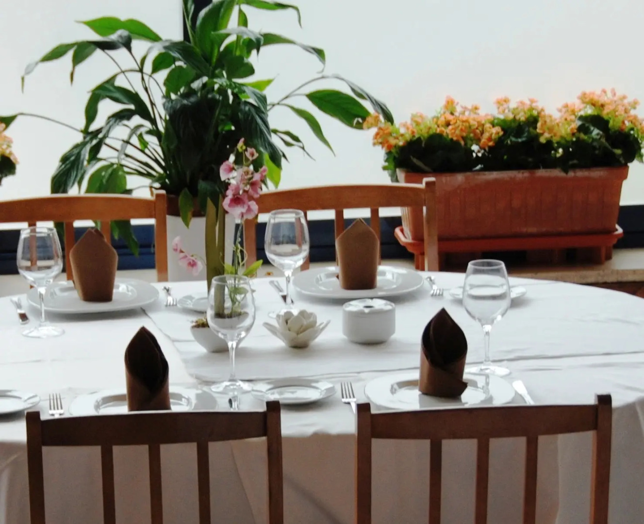 AP Hotel and Parking