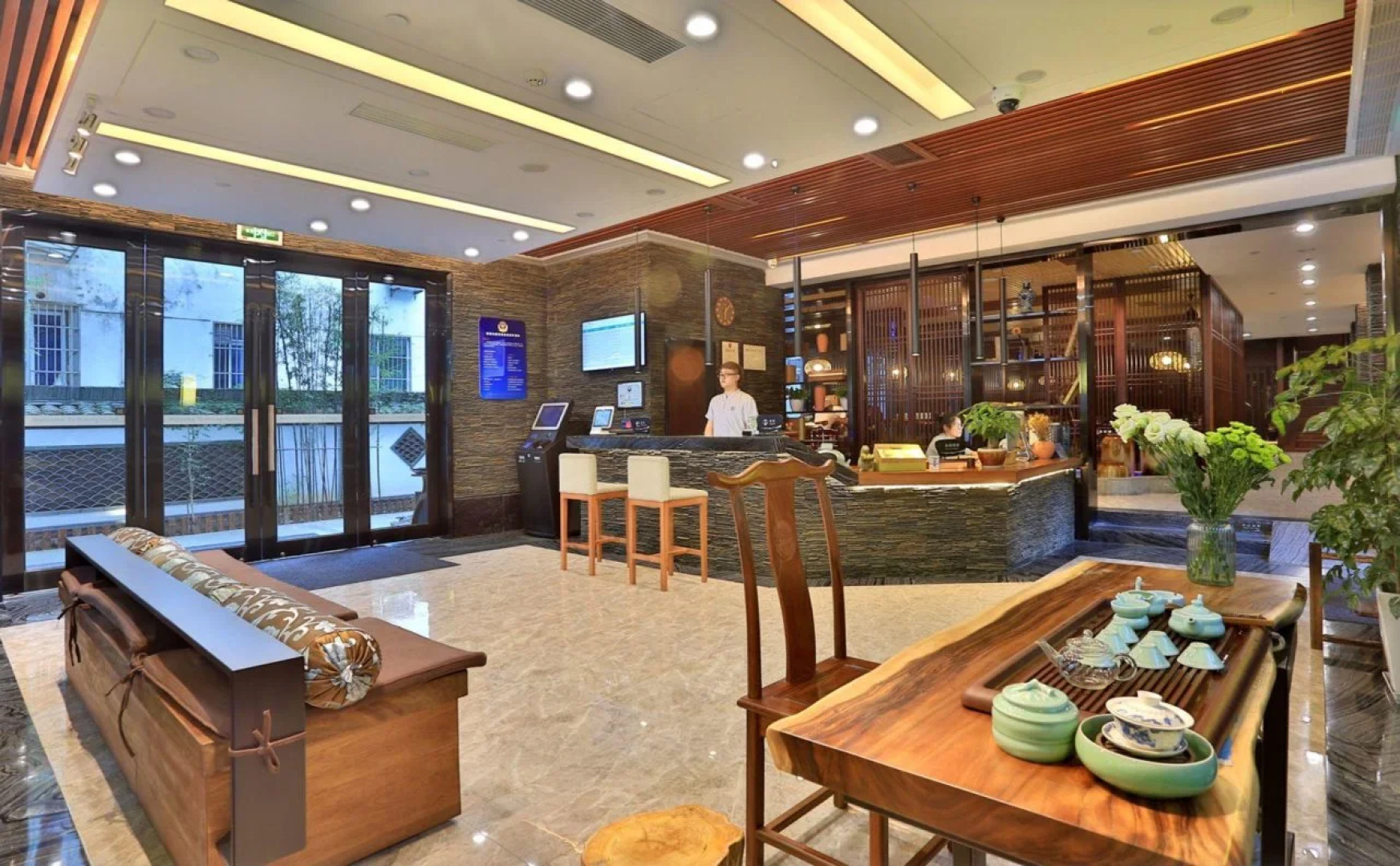 Nostalgia Hotel (West lake Hangzhou)