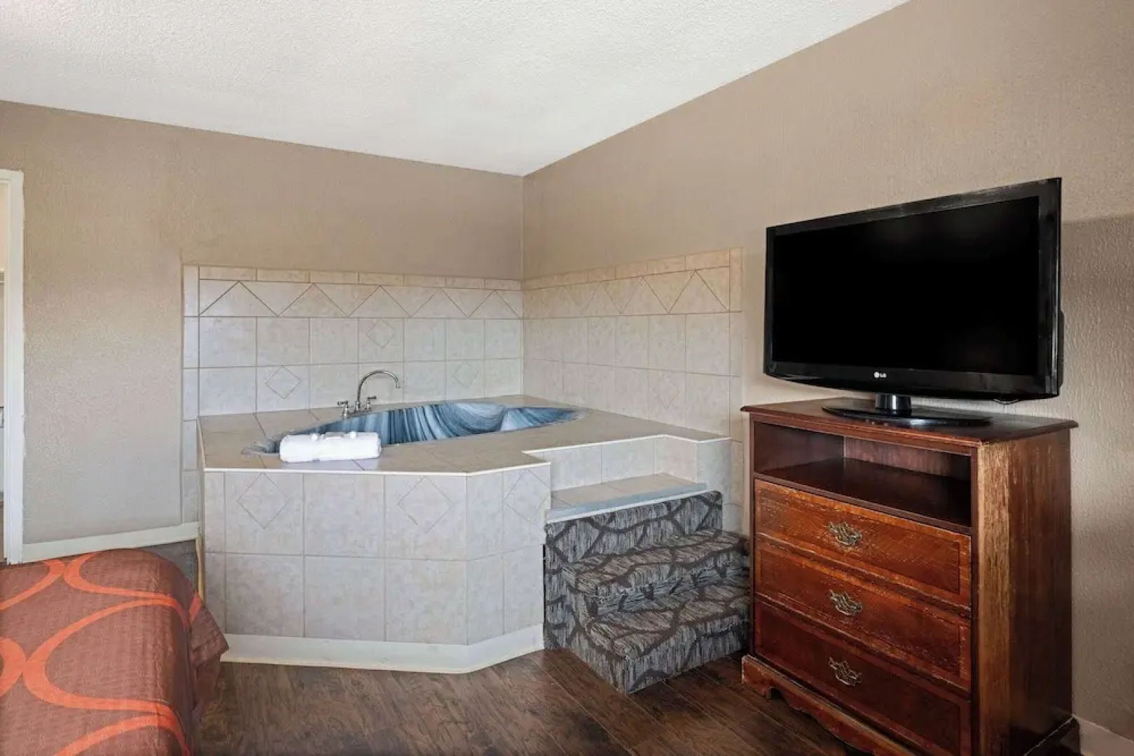 Super 8 by Wyndham Youngstown North
