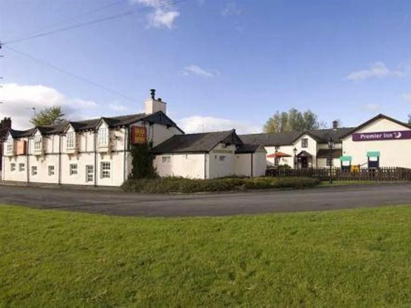 Premier Inn Blackburn North West