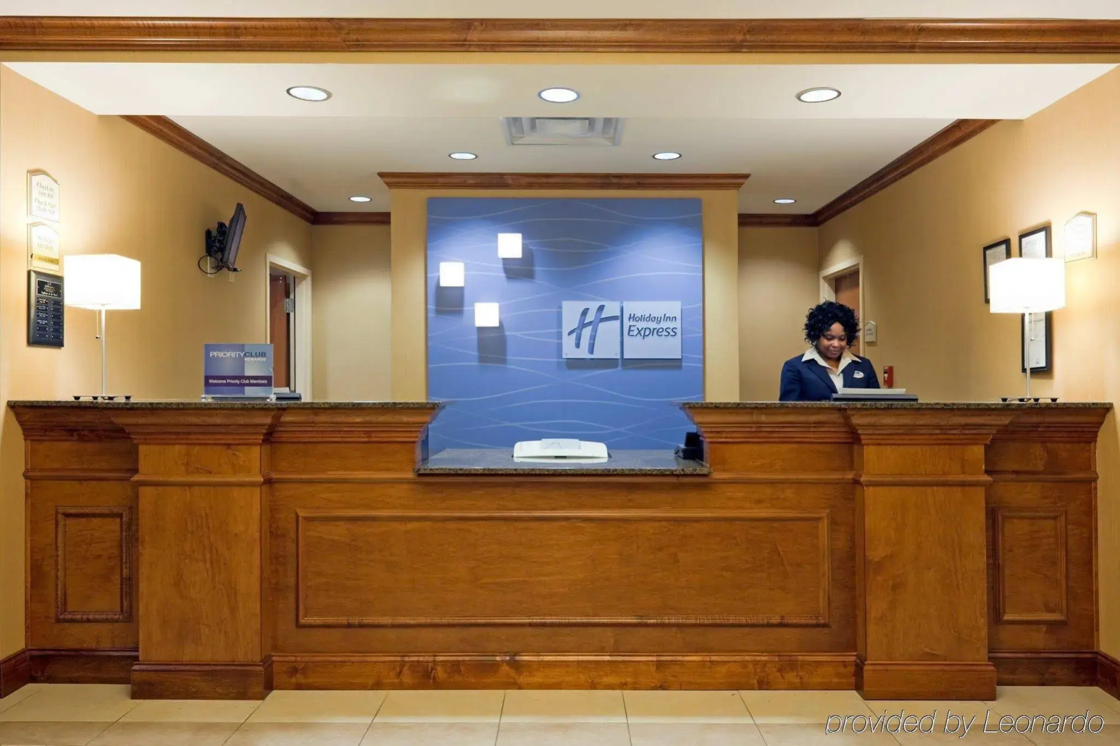 Holiday Inn Express Hotel & Suites Phenix City - Columbus by IHG