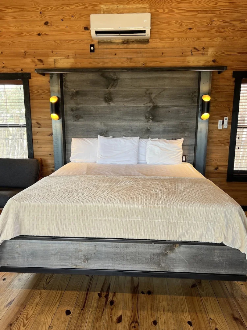 Hideout on the Horseshoe