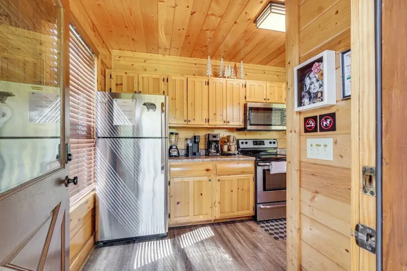 'mountain Dreams' Cabin: Hot Tub, Sauna & Views!