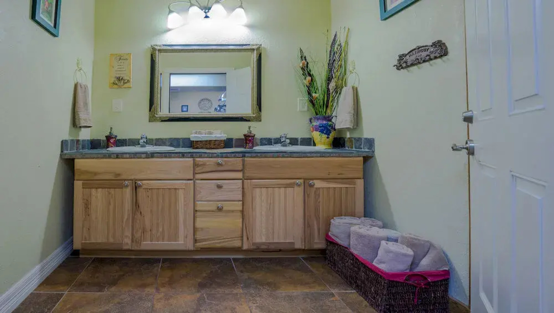 Canyon Lake Condos - Lakeview Vacation Rentals