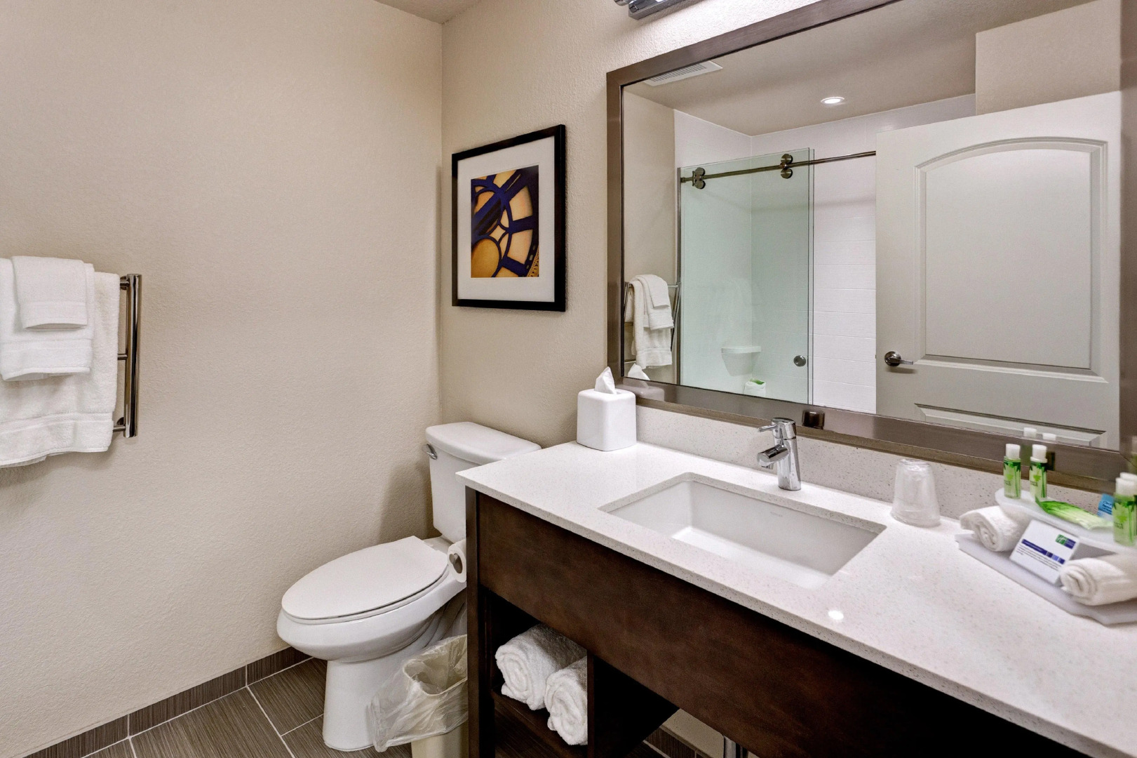 Holiday Inn Express & Suites Manhattan by IHG