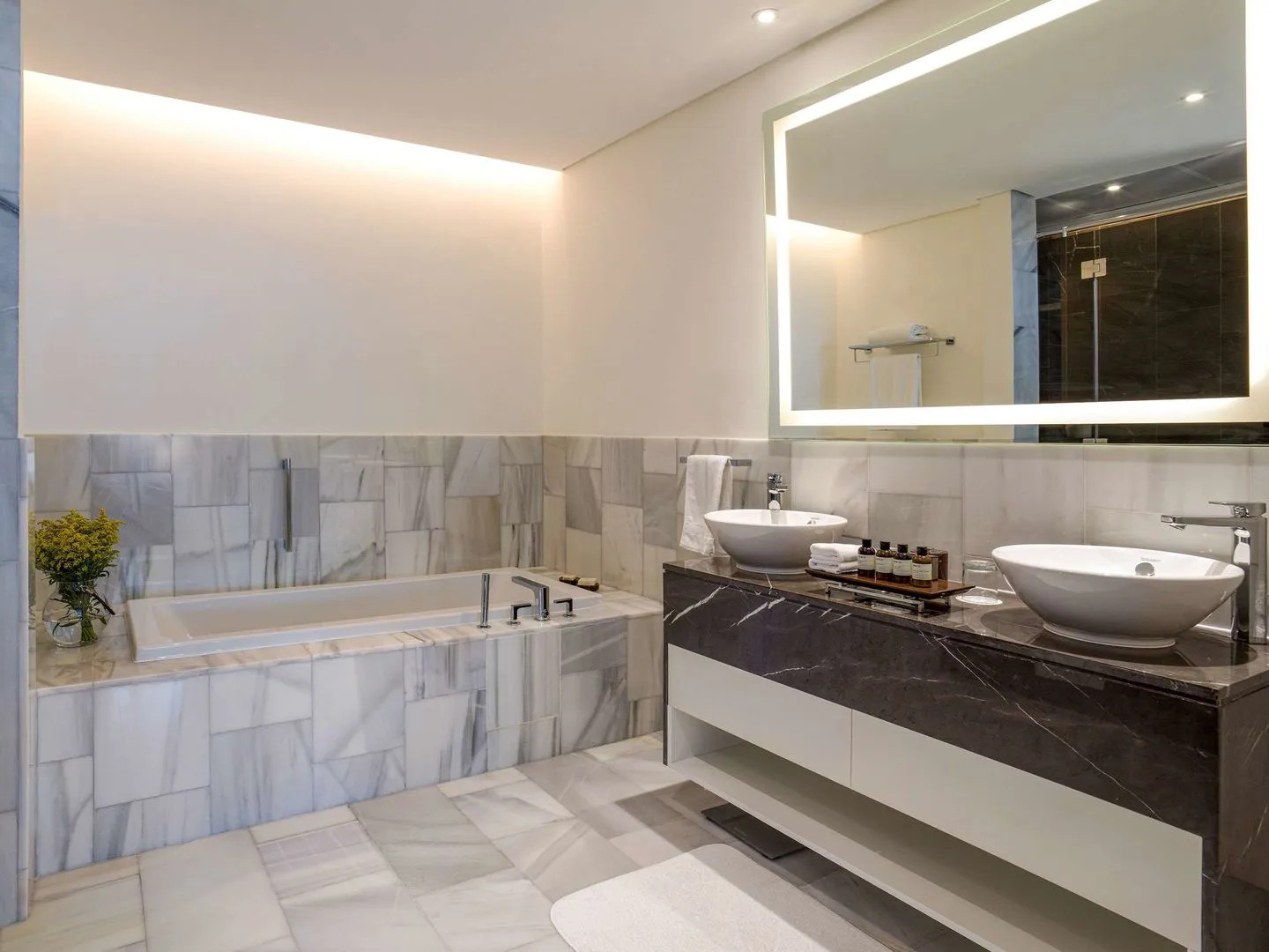 Th8 Palm Dubai Beach Resort, Vignette Collection, by IHG