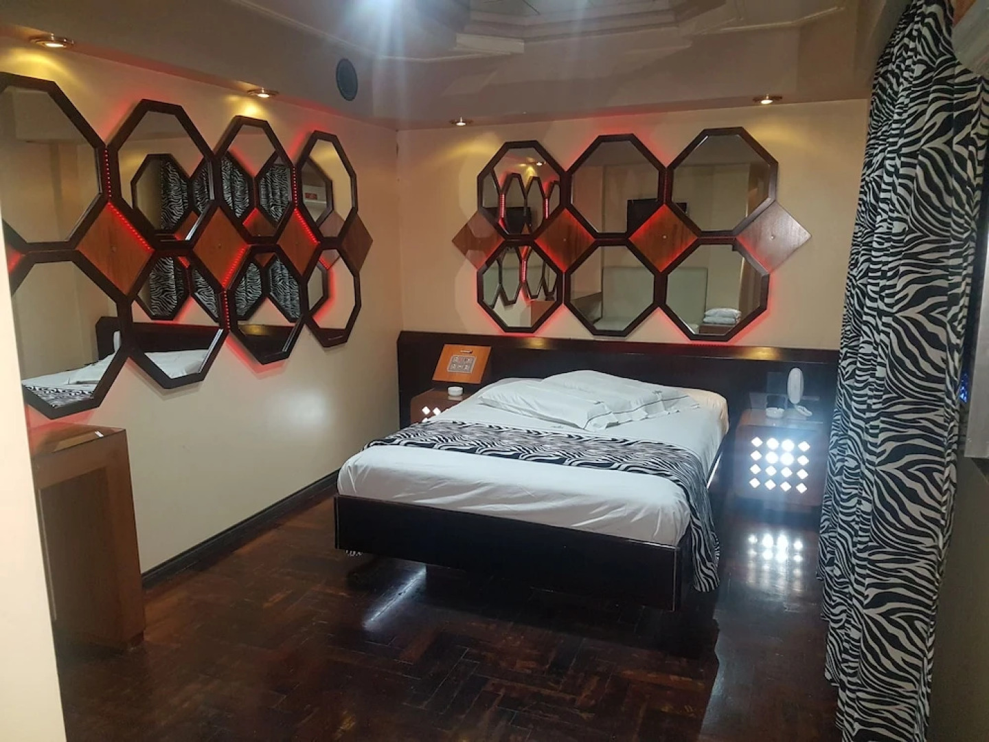 Dallas Hotel (Motel)