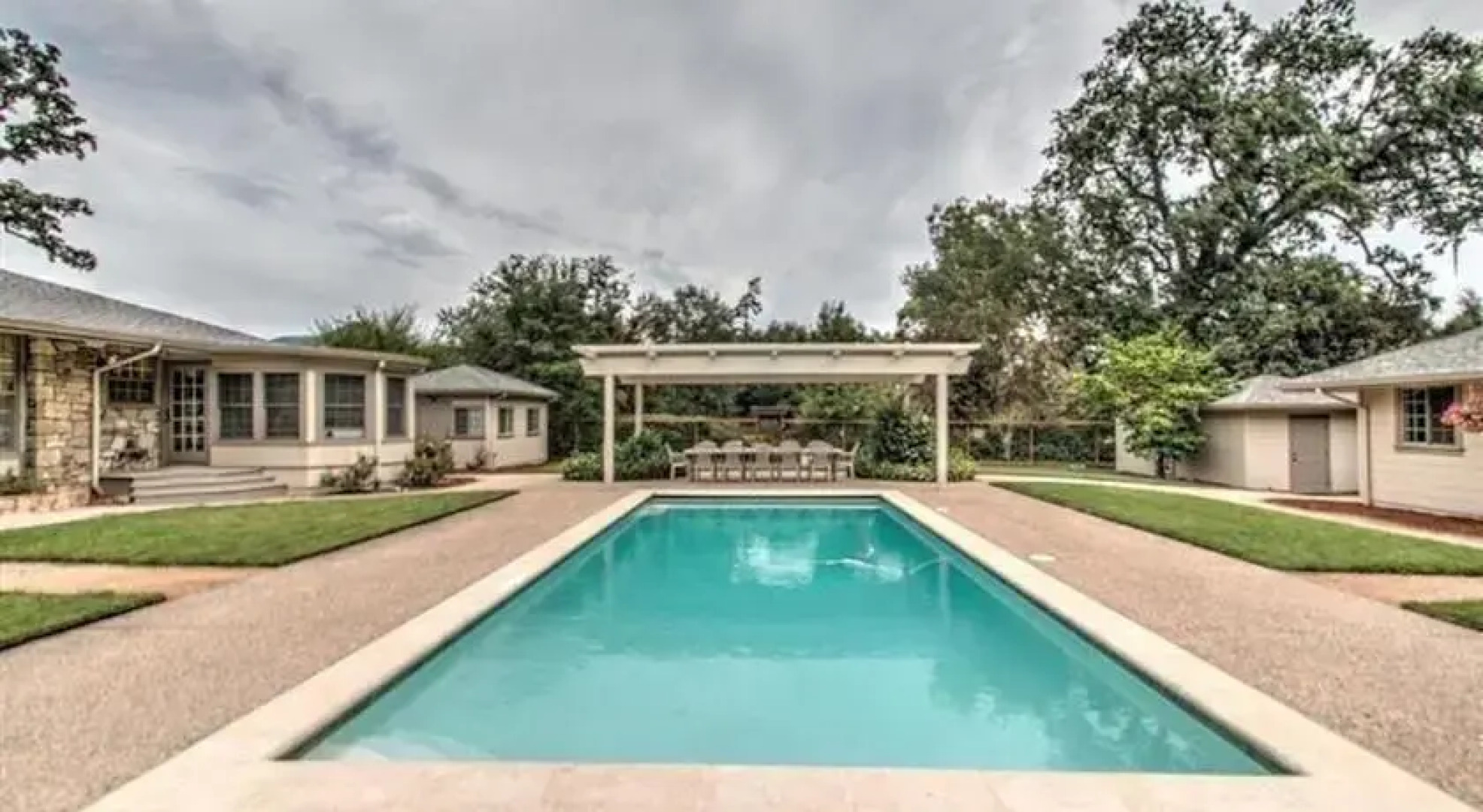 Sonoma Rosso Guest Cottage