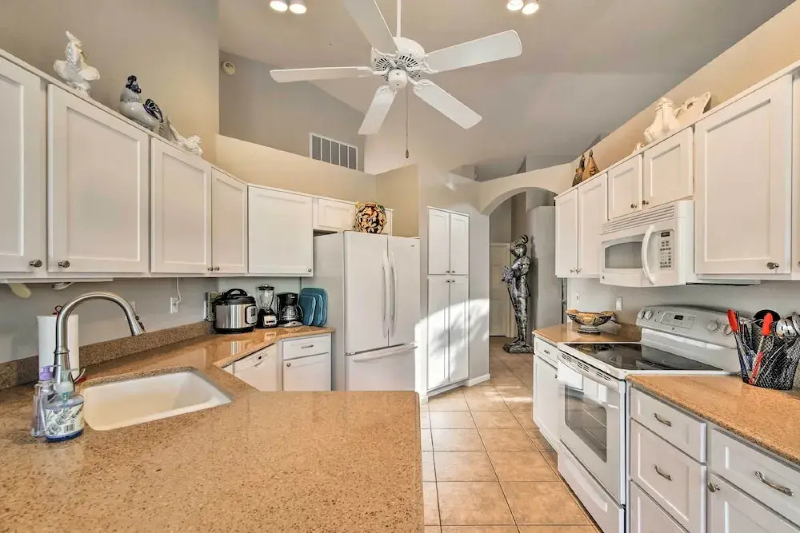 Gold Canyon Getaway w/ Golf + Community Perks