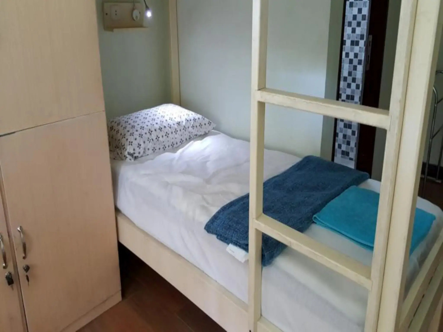 RedDoorz Hostel @ Manado Green Hostel