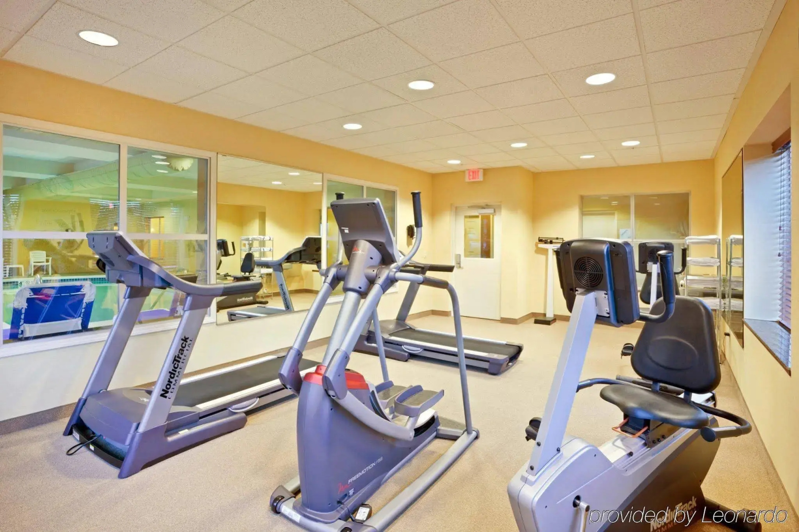 Holiday Inn Express & Suites Seattle North - Lynnwood by IHG