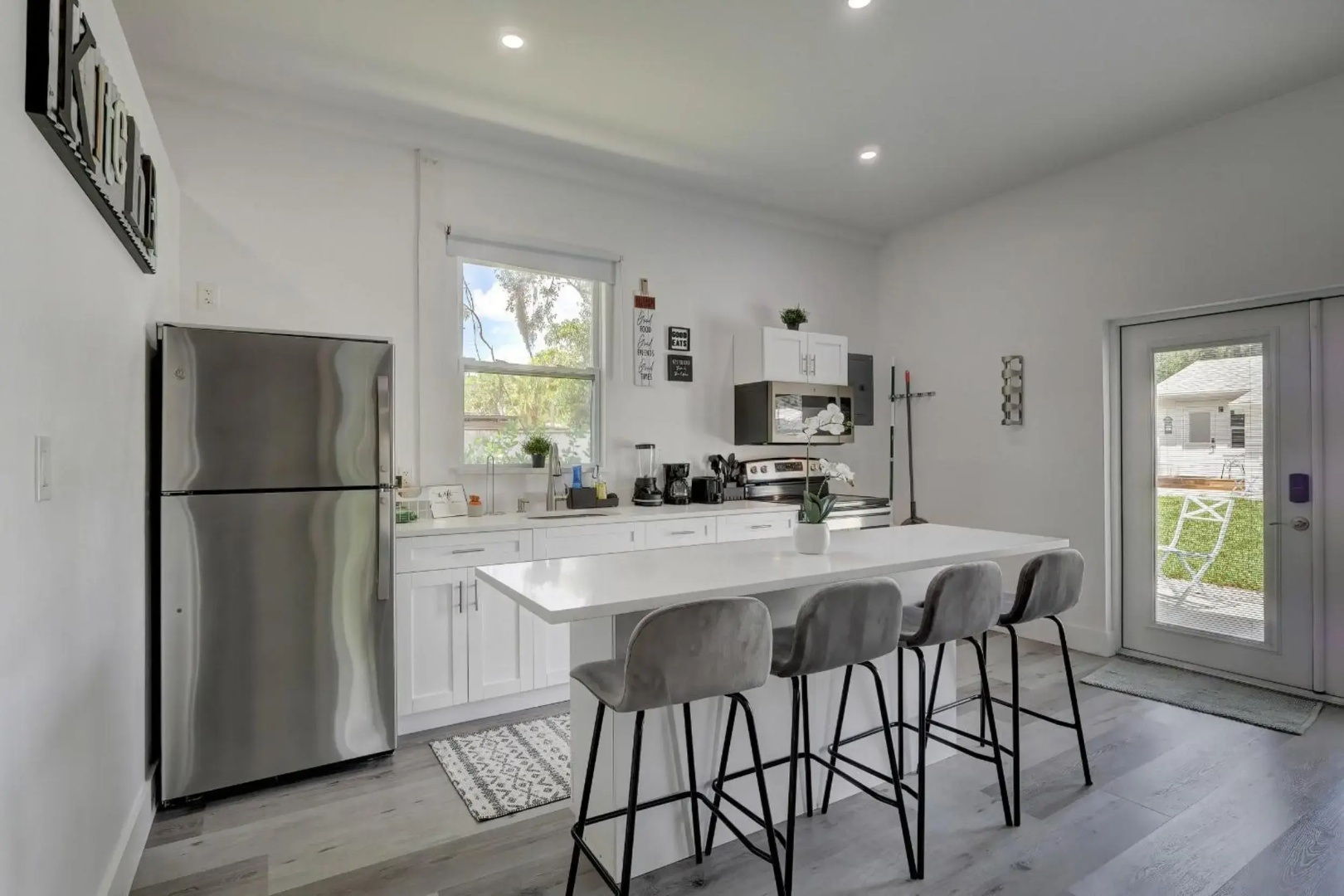 Guest House In a Downtown Bonita Springs Compound