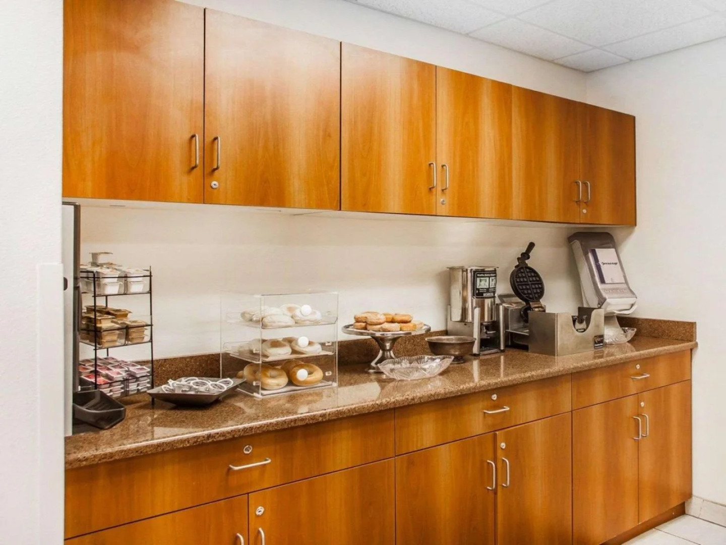 Econo Lodge Inn & Suites Fairgrounds