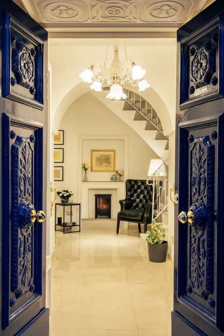 Room in Guest Room - "the 10 Square" - A Townhouse Situated in the Heart of Siggiewi Village Square