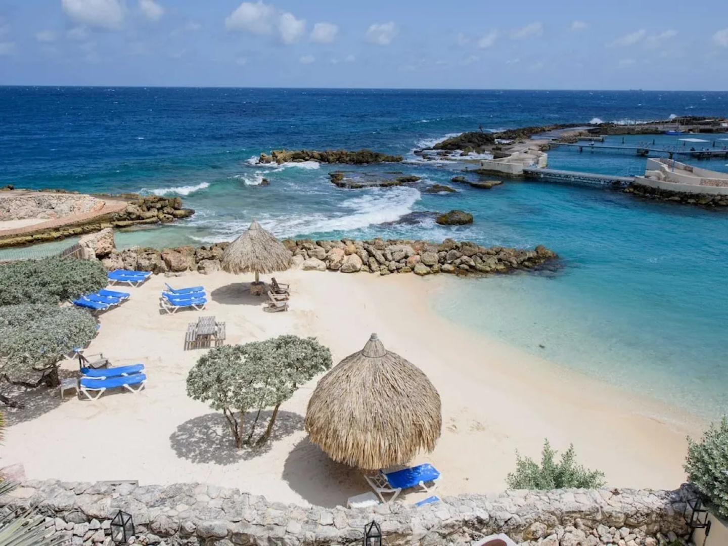Sea-view Apartment in Mambo Beach Near Seaaquarium