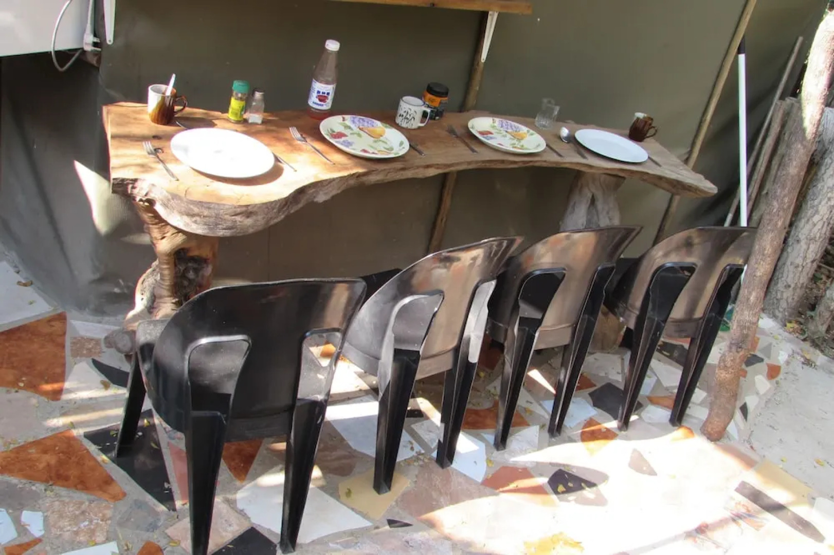 Amanzimlotzi Riverside Bush Camp