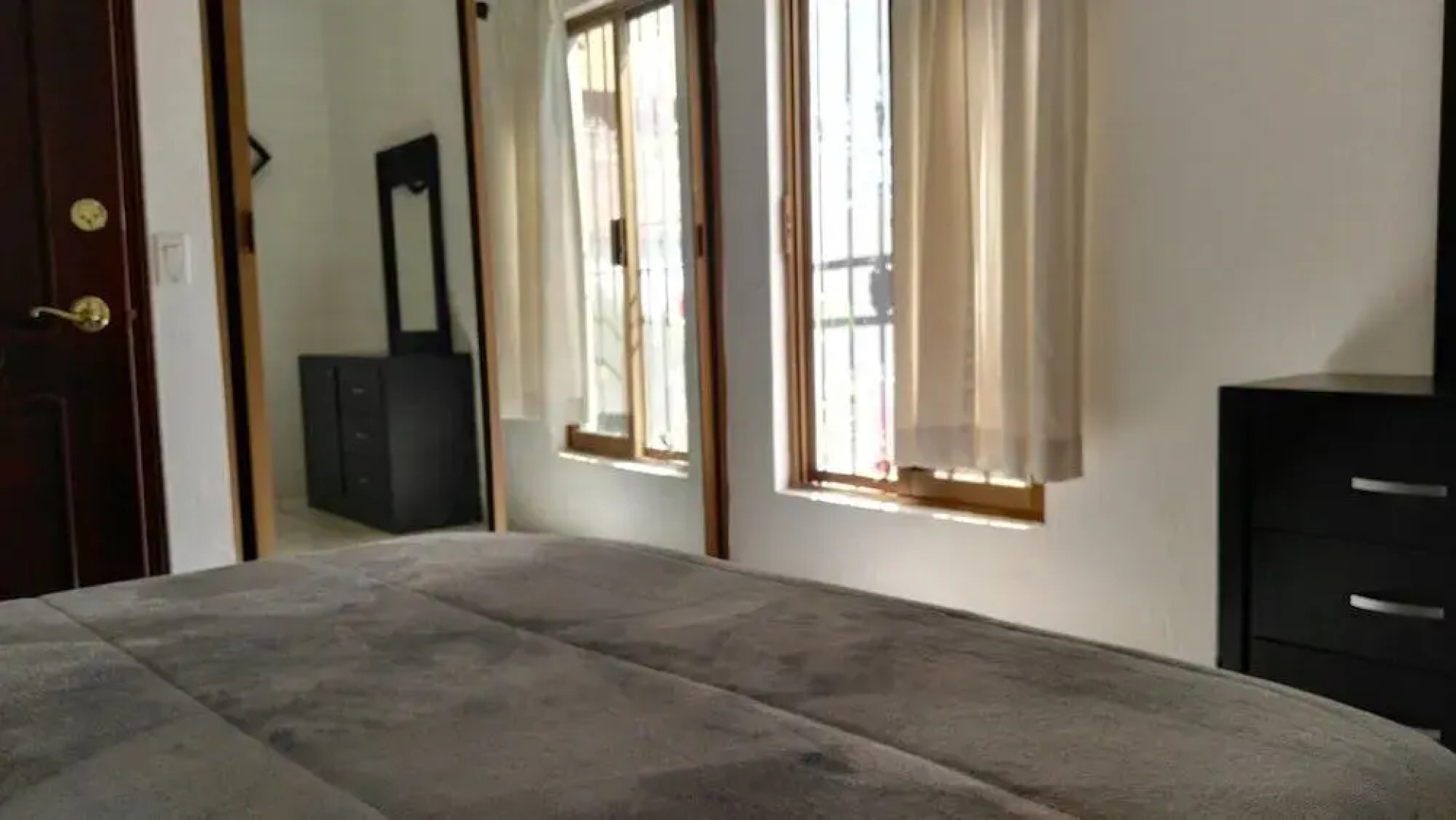 Lia Ajijic - Lakeside B&B