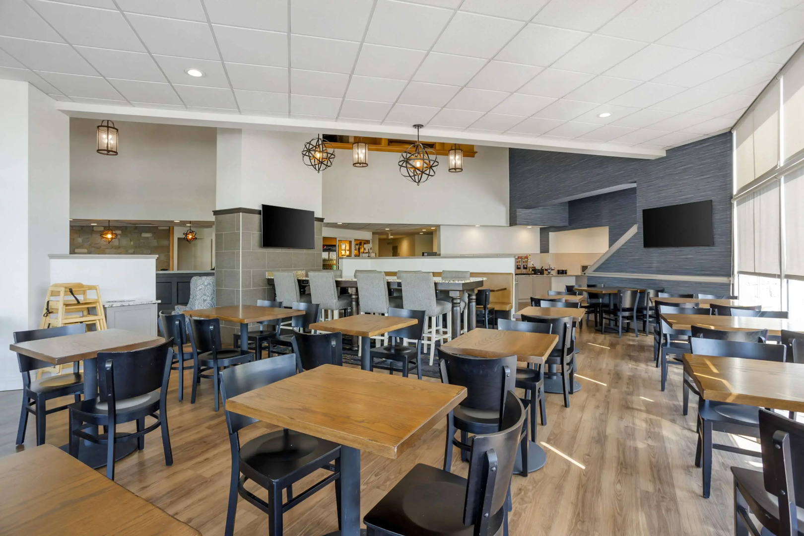 Best Western Plus Revere Inn & Suites