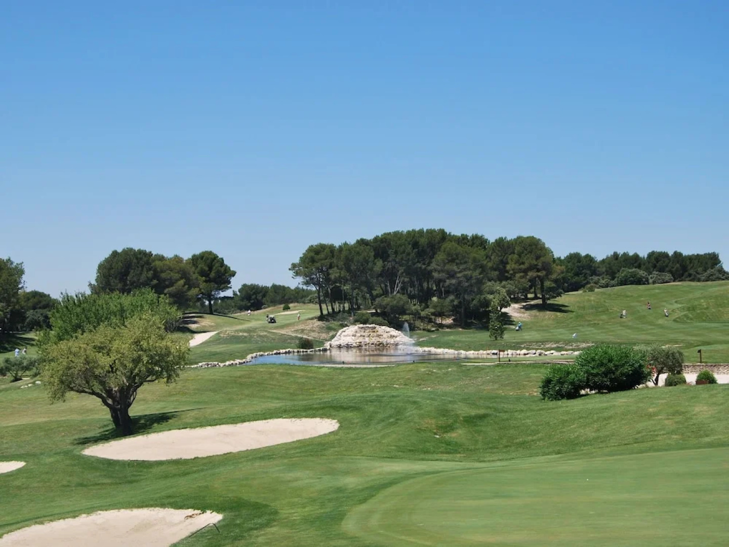 Stylish Villa With Heated Swimming Pool Close to the Lovely L'isle-sur-la-sorgue