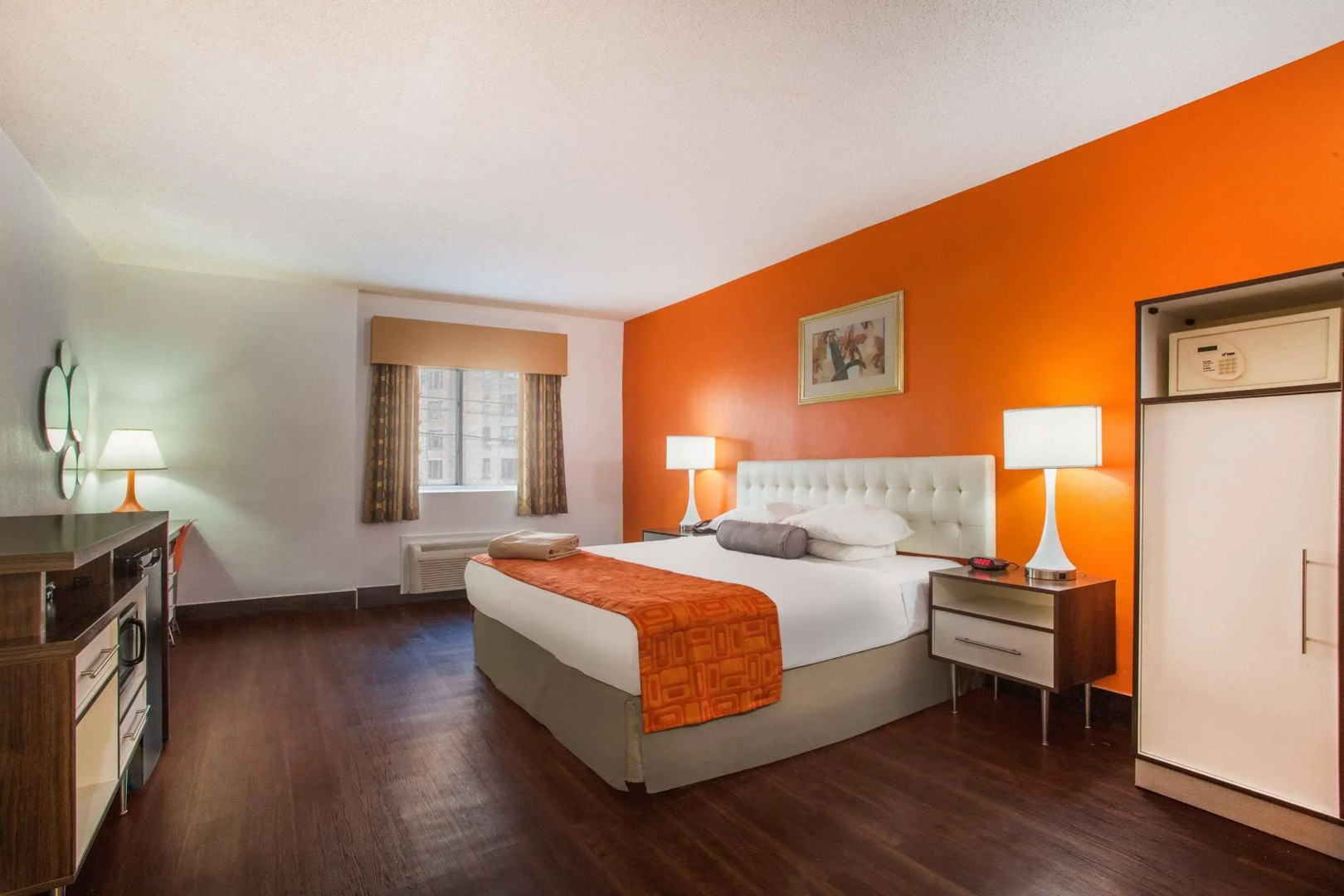 Howard Johnson Express Inn Bronx