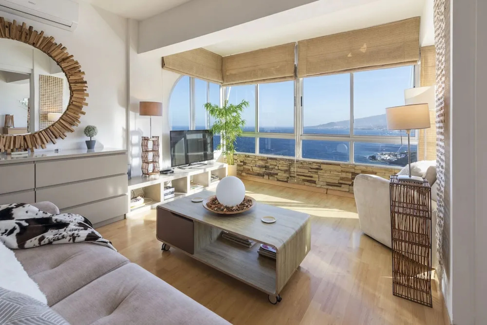 HomeLike Panoramic Sea Views Loft Wifi