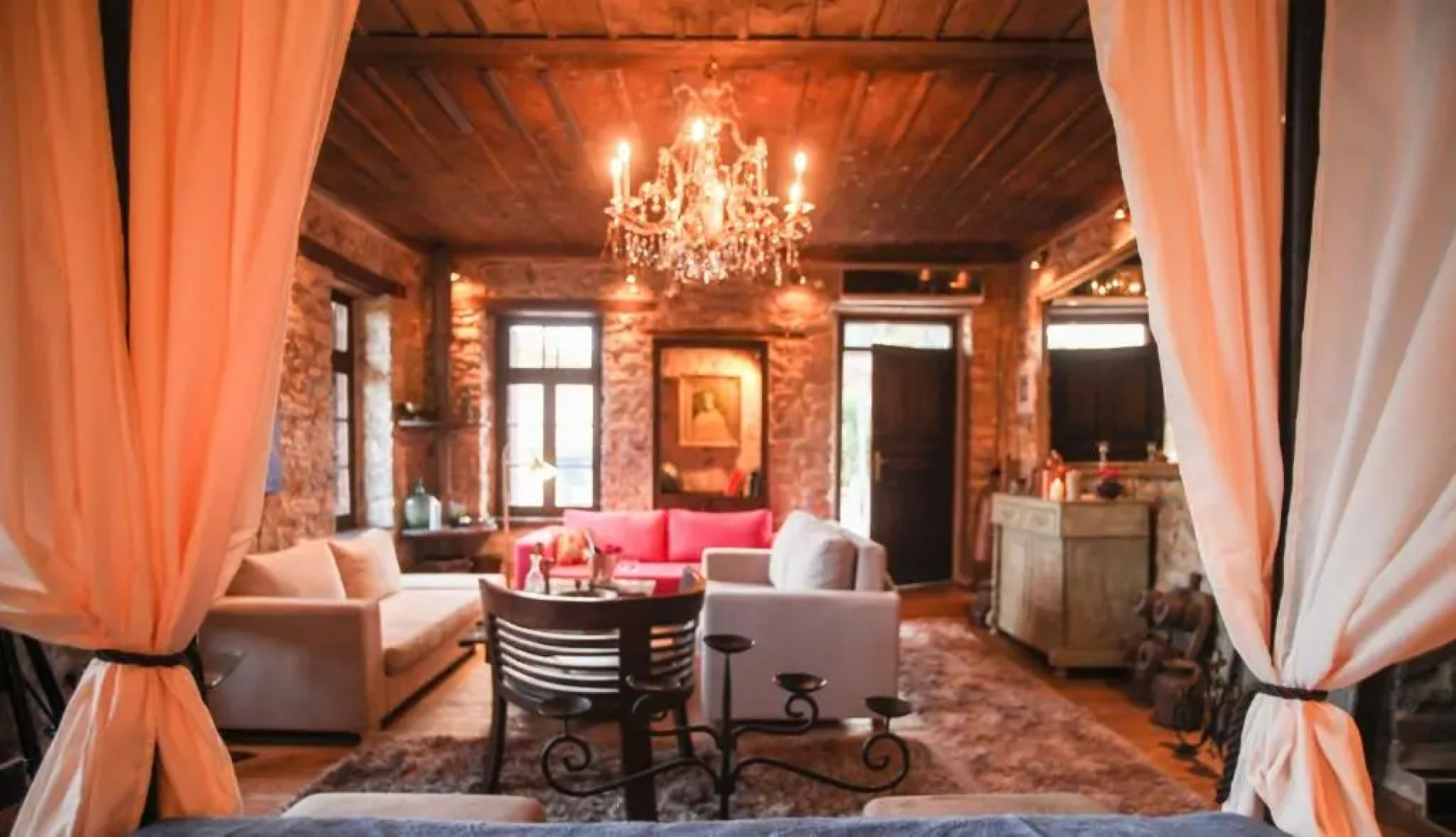 Dafni 65 · Antique Luxury Suite 65sq.m.