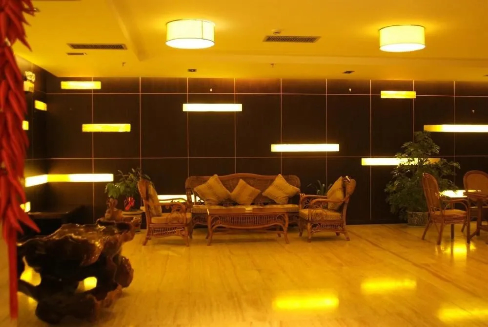Shapotou Holiday Hotel