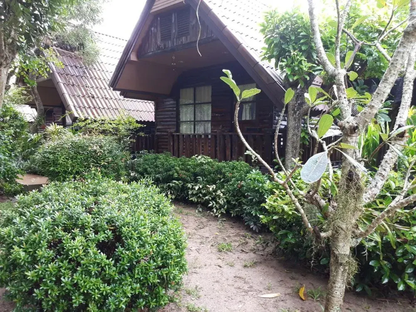 Amporn Riverside Resort