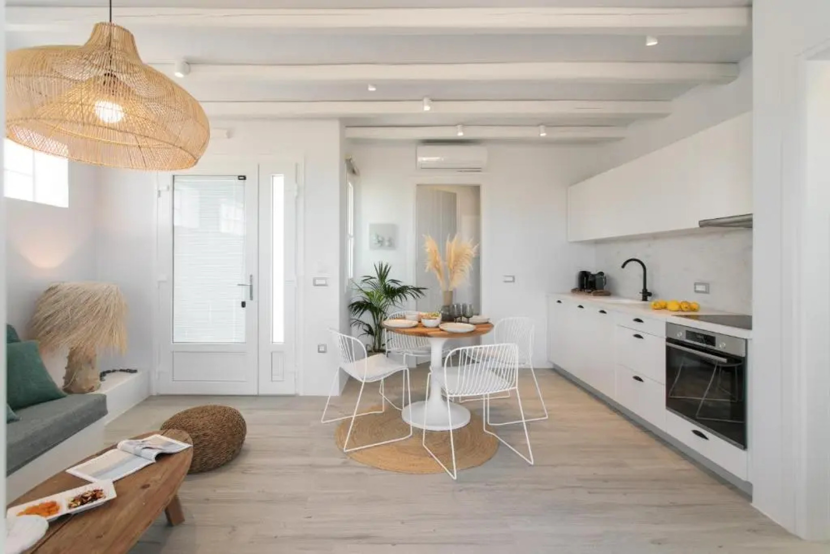 Sunday Luxury Suites Naxos