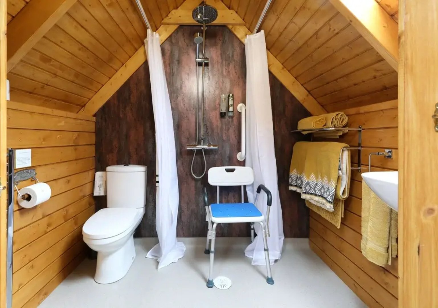 Elsay May Luxury Lodges Exclusively for Couples Over 25yrs and Dog Friendly