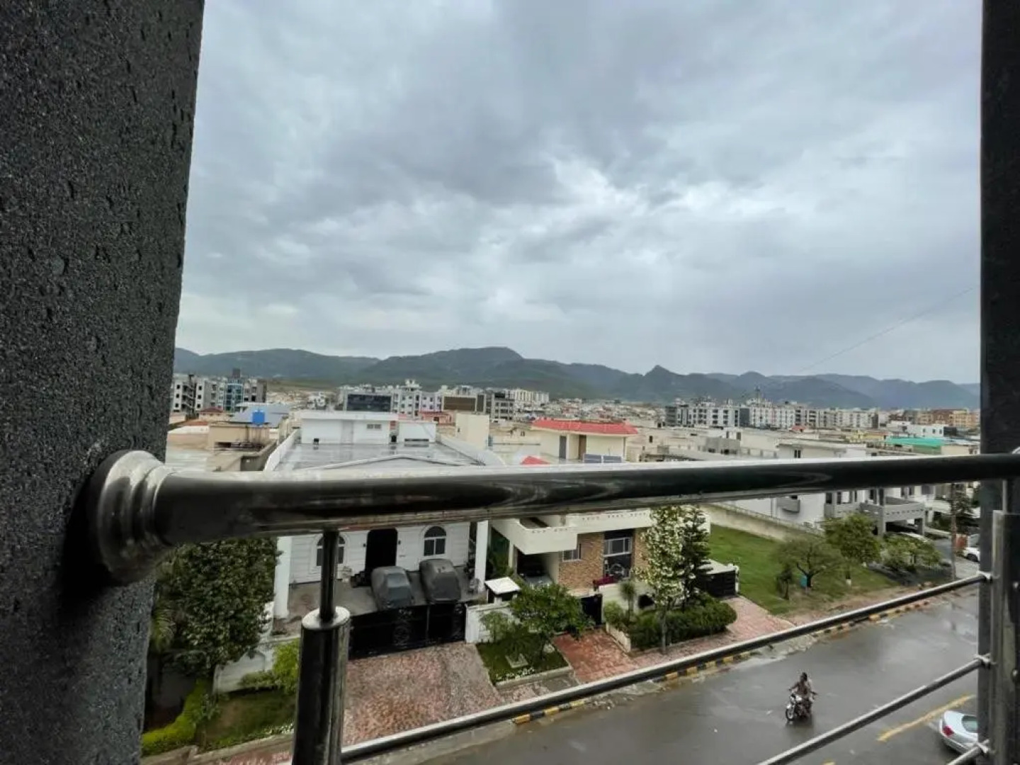 3 Bedroom House in main blue area f-6