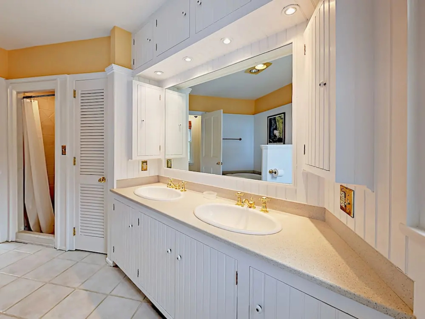 Family-friendly 4br W/ Ocean Views 4 Bedroom Home