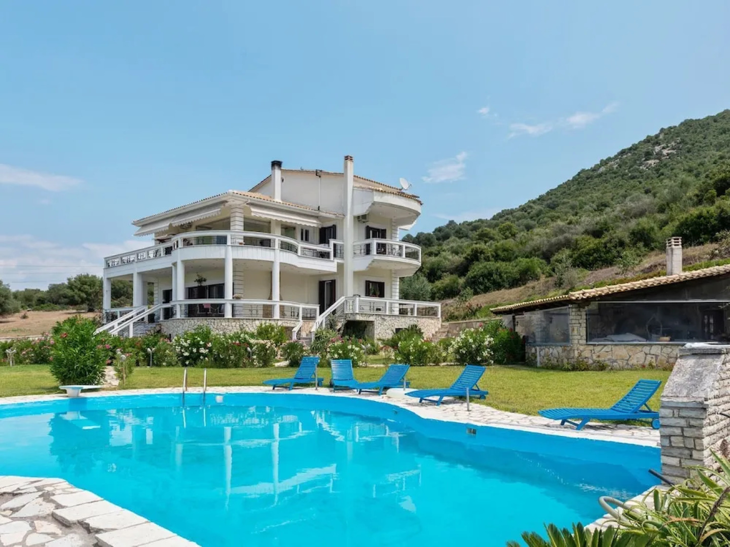 Swanky Holiday Home in Gourgovli With Private Swimming Pool