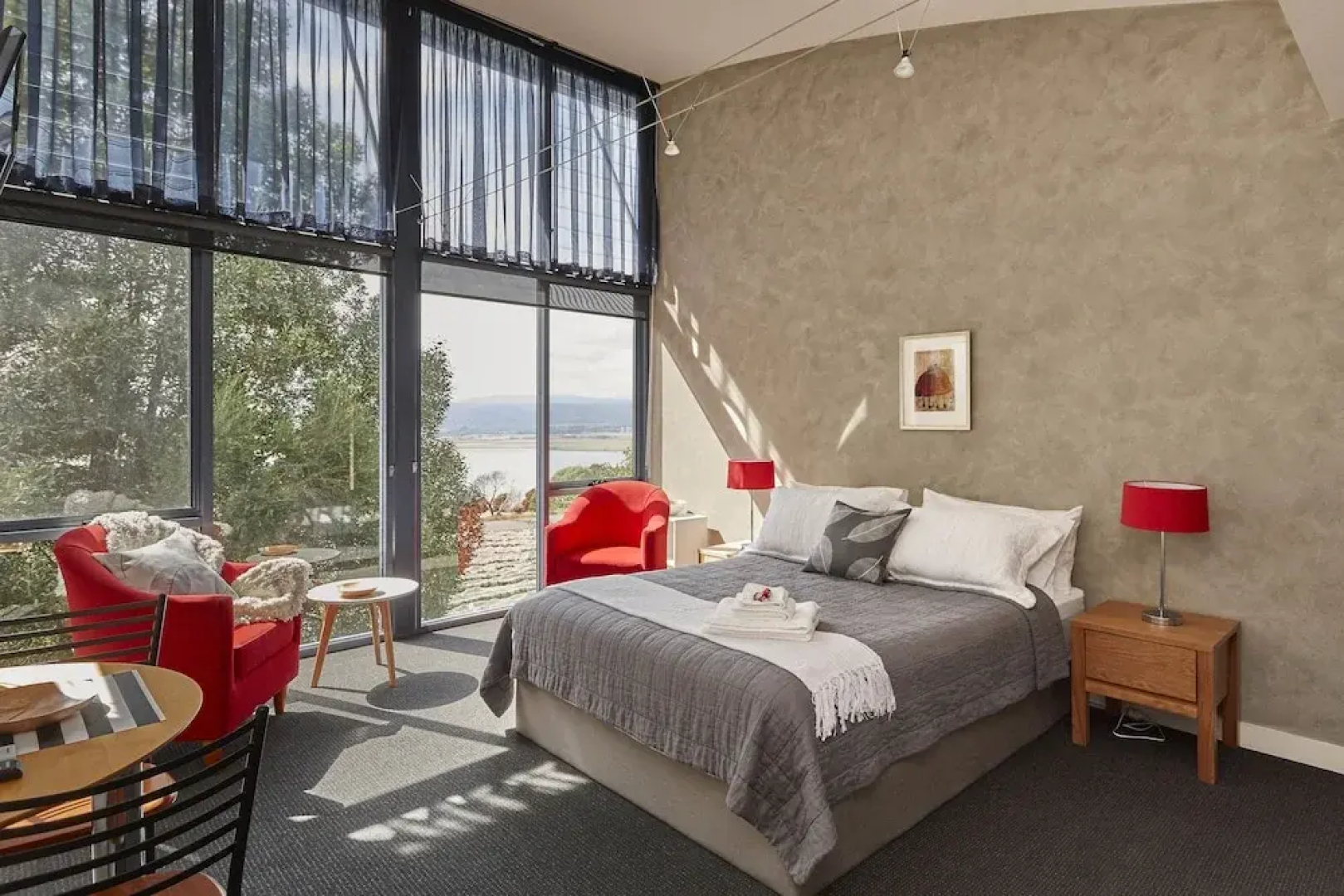 Rosevears Vineyard Retreat