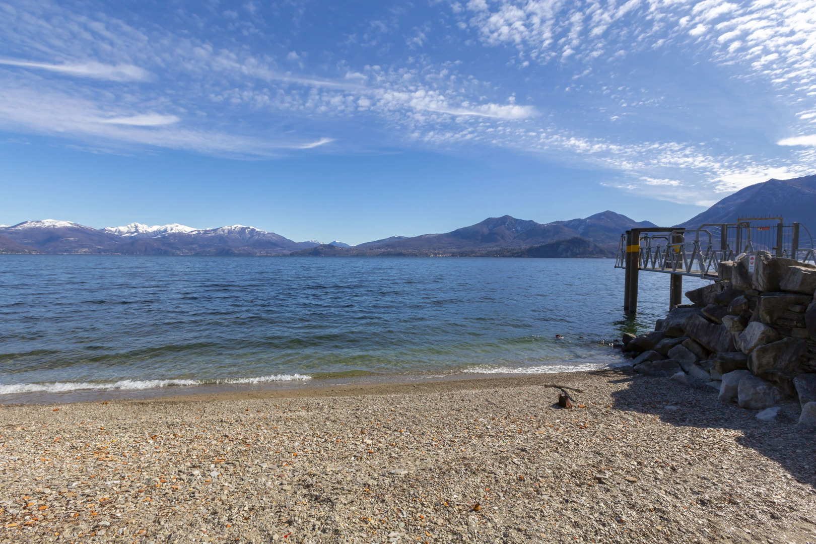 Blu Lake Apartment on Ghiffa Beach