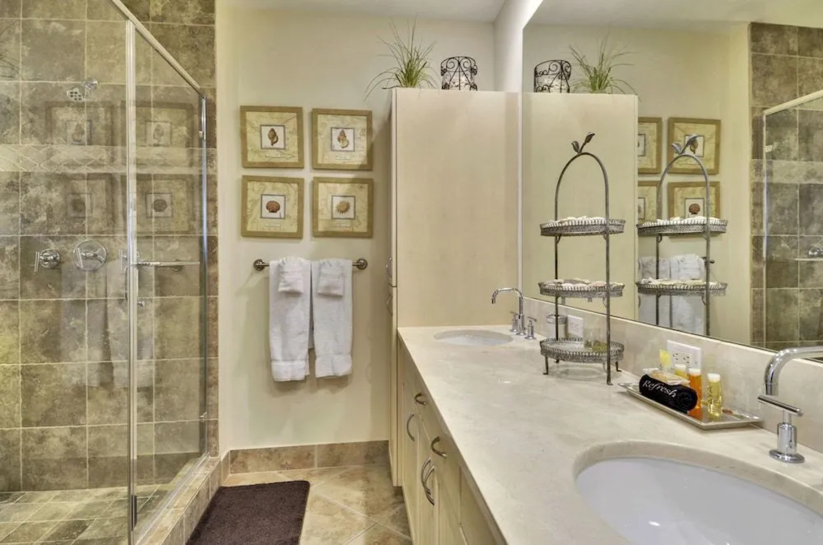 Diamond Beach 603 3 Br condo by RedAwning