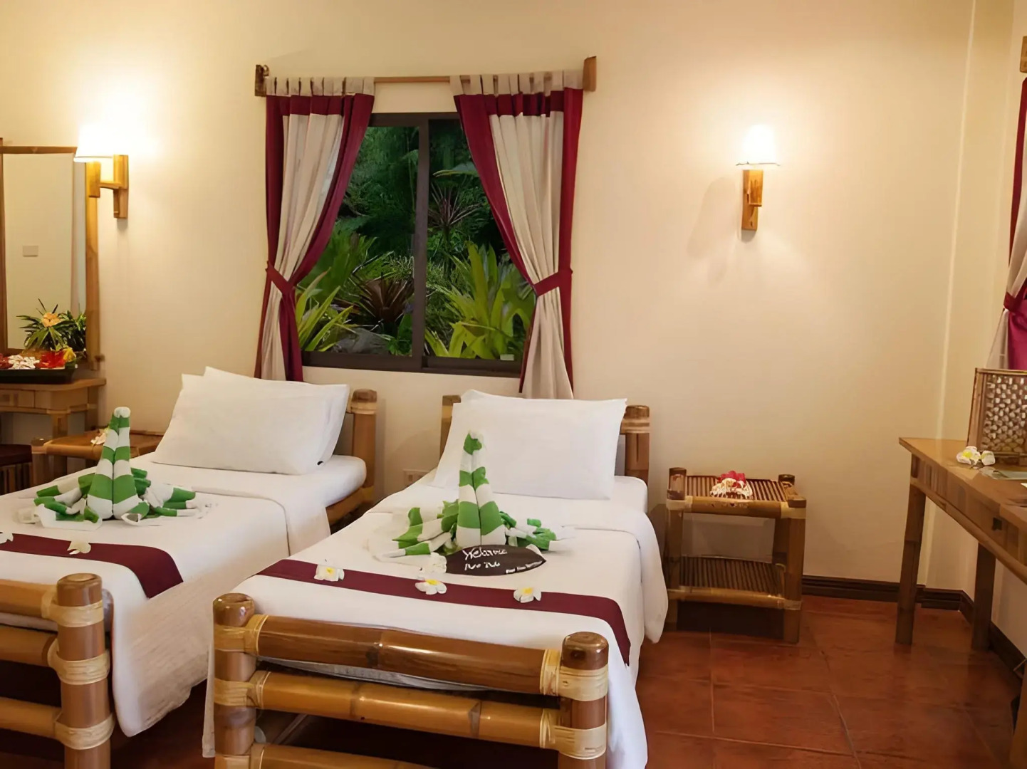 Pura Vida Beach & Dive Resort