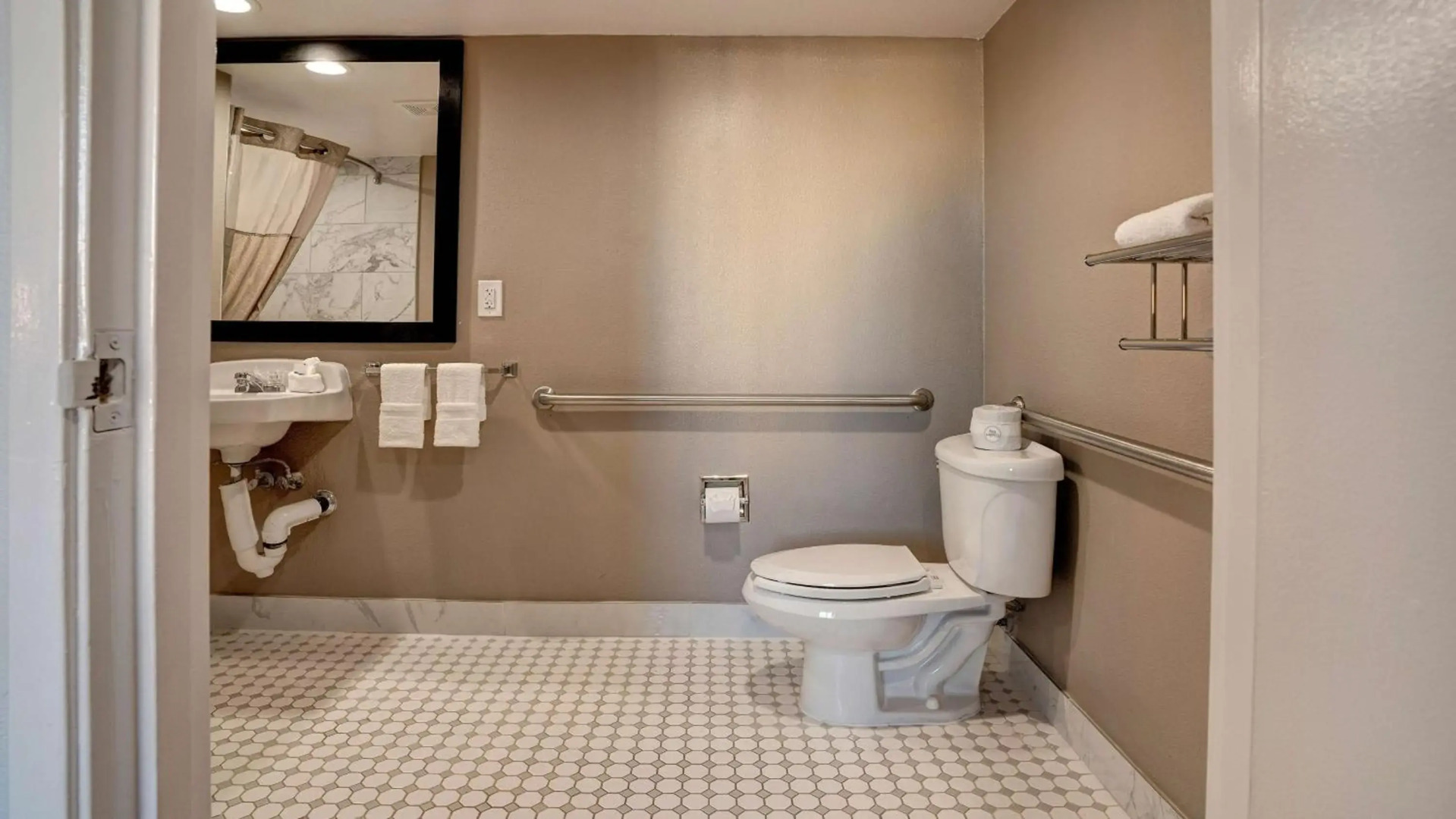 Motel 6 Eureka, CA – Redwood Coast