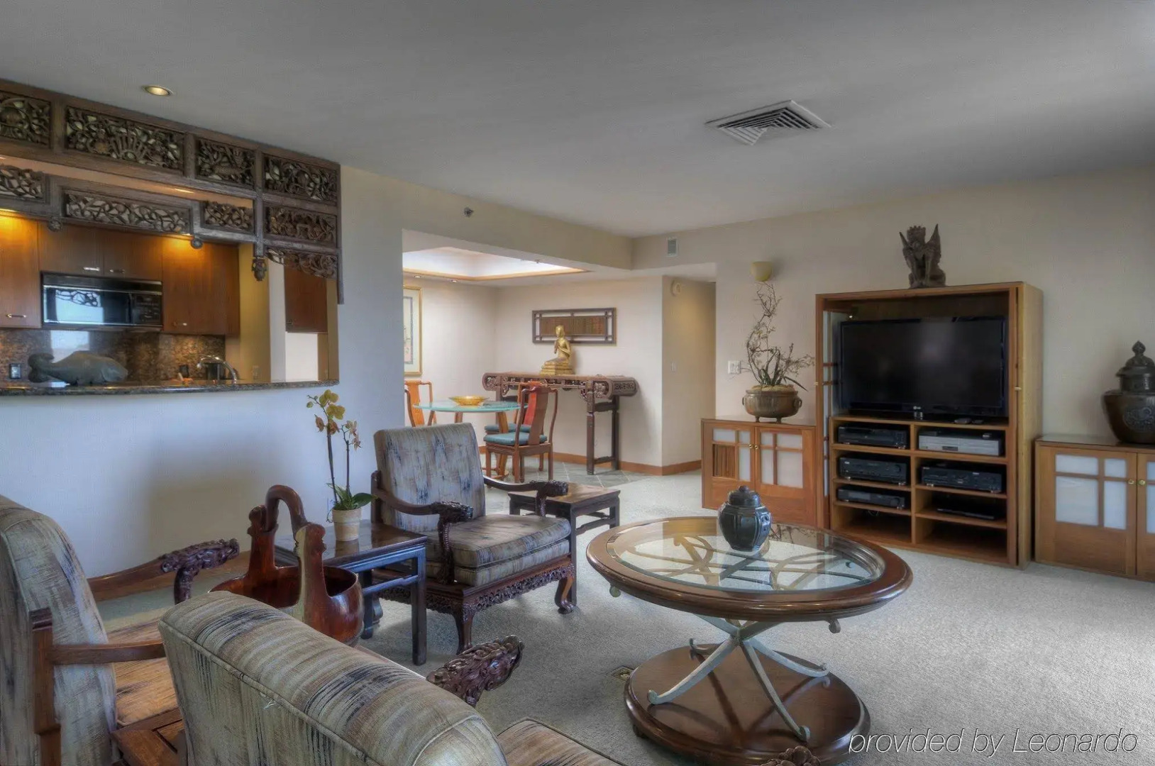 Dinah's Garden Hotel