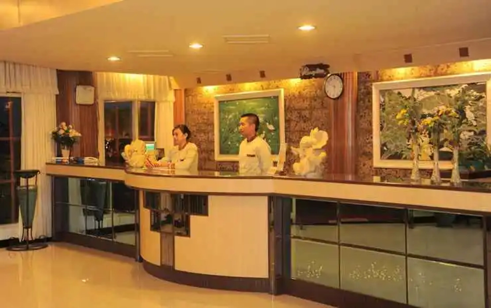 Nuwis Hotel & Convention