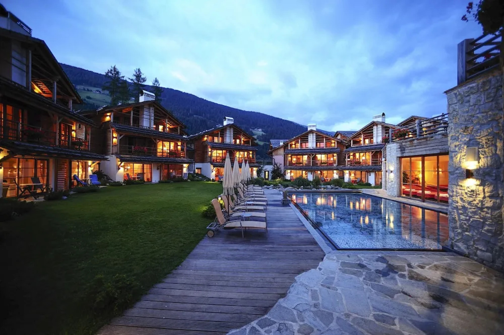 Post Alpina - Family Mountain Chalets