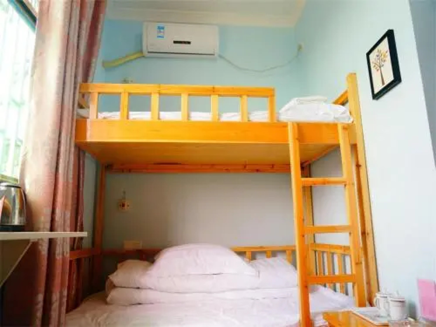 Wuyuan Huatian Youth Hostel