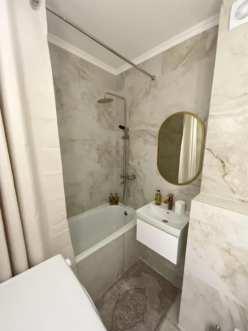 Апартаменты на улице Романтиков 1