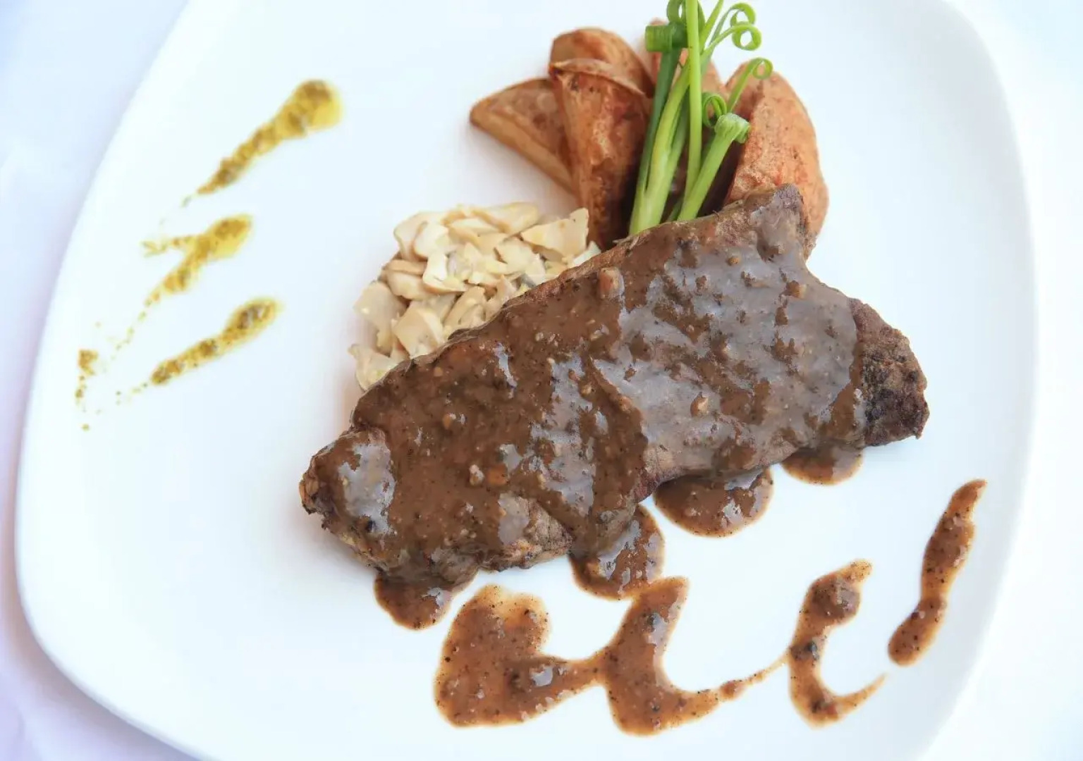 Ngwe Saung Yacht Club & Resort