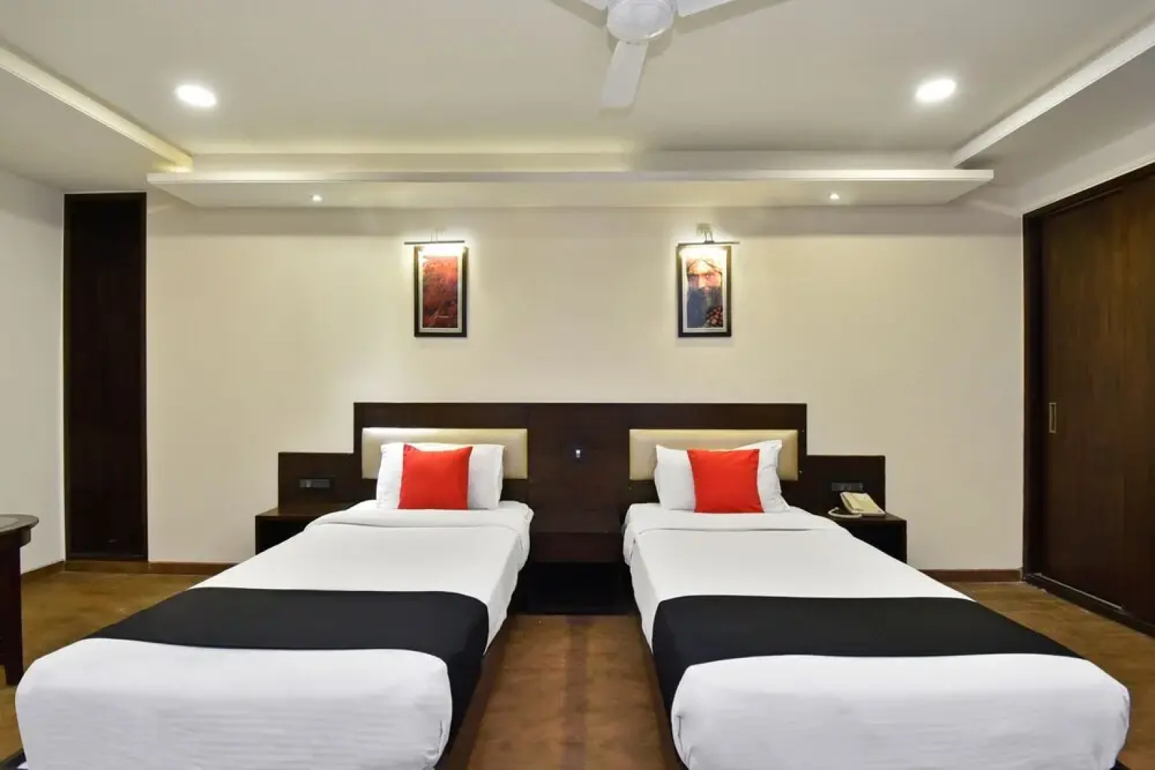 Capital O 31030 Crystal Park Kishangarh