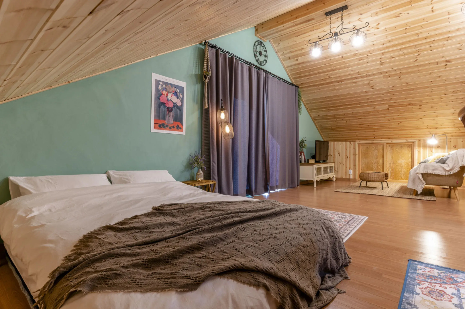 Two Romantic Birds Pool Pension