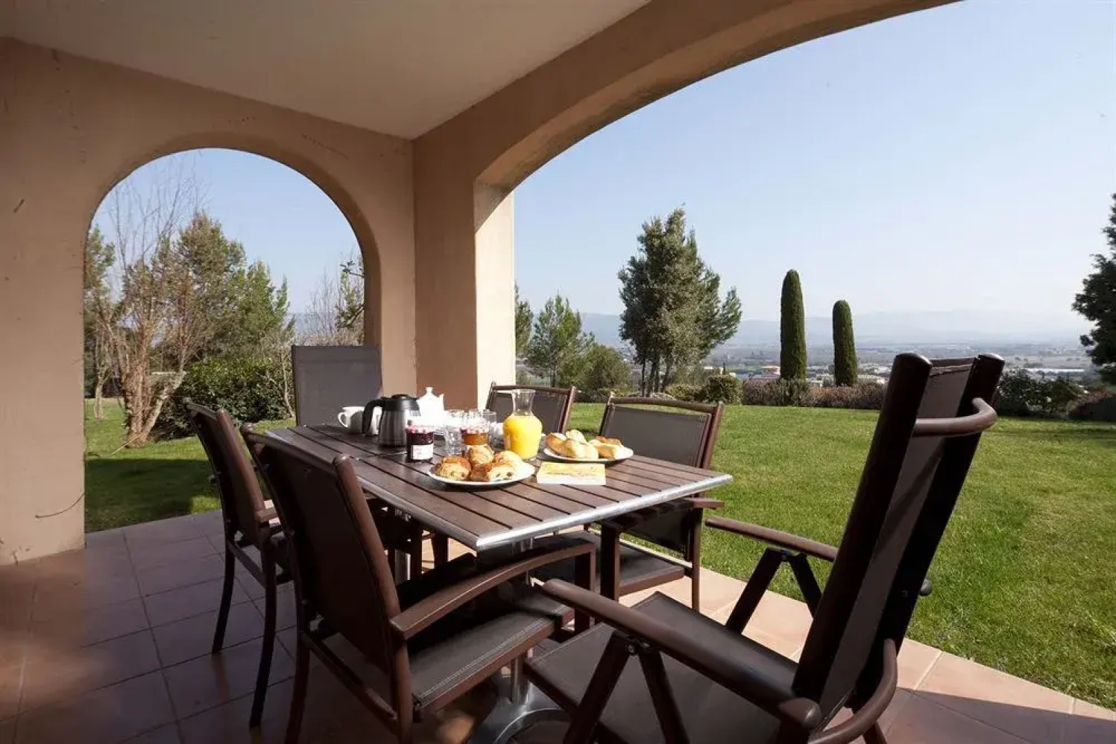 Pierre & Vacances Hotel Du Golf De Pont Royal En Provence