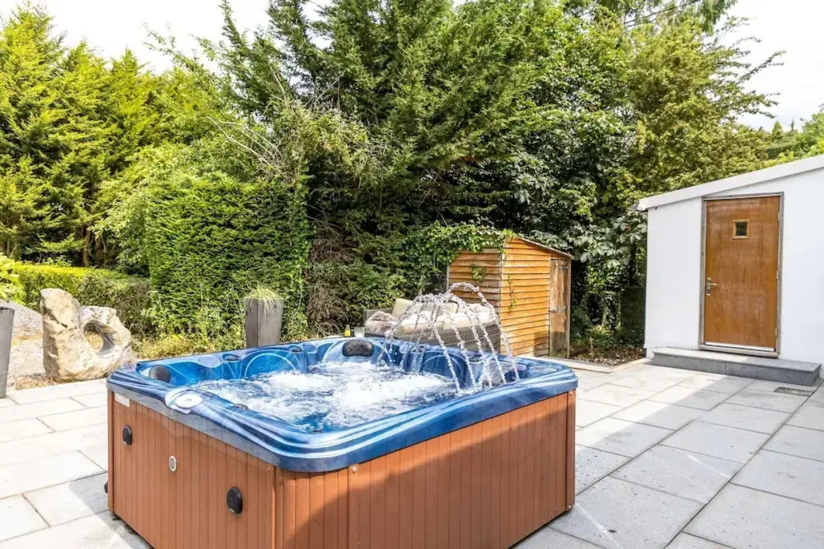 Bramblewood - Cosy Chic hot tub Close to Beach
